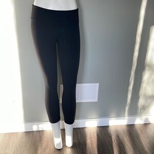 Lululemon size 4 capris